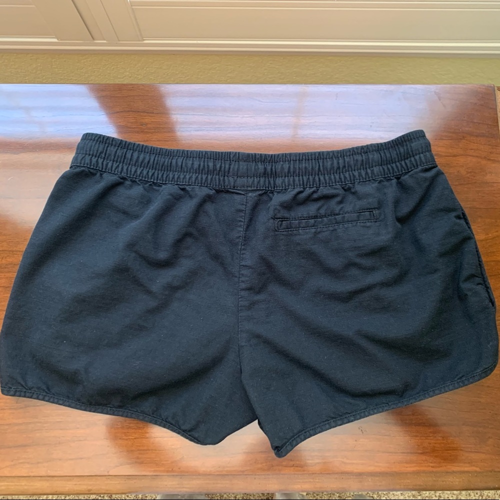 GAP Drawstring Shorts - Picture 2 of 2